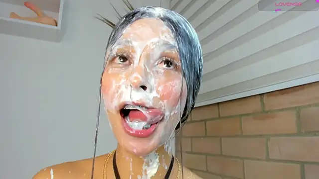 Snapshot of sofia_quiros chatting on December 9, 2024, 2:56 am sofia quiros online show from December 9, 2024, 2:56 am