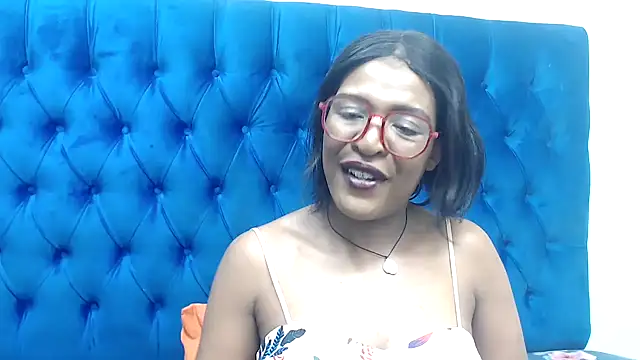 SpicyQueenxxxx online show from April 17, 2026, 10:01 pm