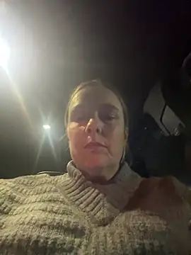 scrummymummy2 online show from January 12, 2026, 8:04 pm