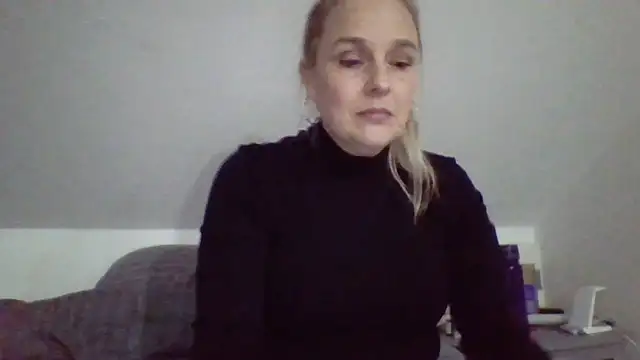 scrummymummy2 online show from February 7, 2026, 11:02 pm