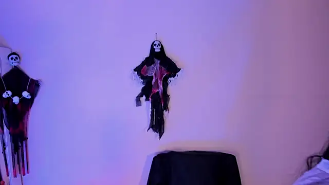 Snapshot of dakotaa__ chatting on October 31, 2025, 8:27 pm dakotaa   online show from October 31, 2025, 8:27 pm