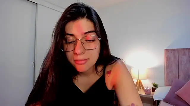 Snapshot of dakotaa__ chatting on March 12, 2025, 4:35 pm dakotaa   online show from March 12, 2025, 4:35 pm