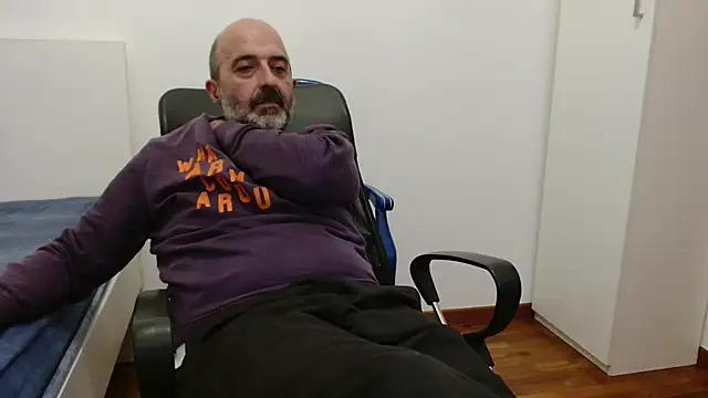 Snapshot of newsimo74 chatting on November 1, 2025, 7:19 pm newsimo74 online show from November 1, 2025, 7:19 pm