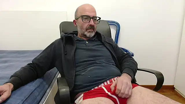 Snapshot of newsimo74 chatting on October 27, 2025, 7:15 pm newsimo74 online show from October 27, 2025, 7:15 pm