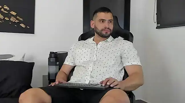 Snapshot of Dereck_vega chatting on January 19, 2025, 9:45 pm Dereck vega online show from January 19, 2025, 9:45 pm