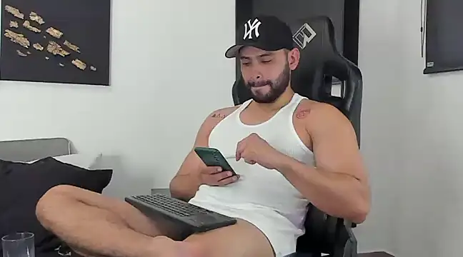 Snapshot of Dereck_vega chatting on February 1, 2025, 12:51 am Dereck vega online show from February 1, 2025, 12:51 am