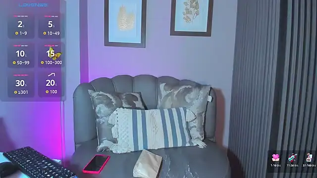 Nahiajhonson  online show from October 9, 2025, 12:49 pm