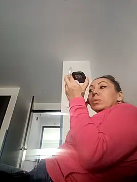 coral smitth online show from November 18, 2025, 2:31 pm