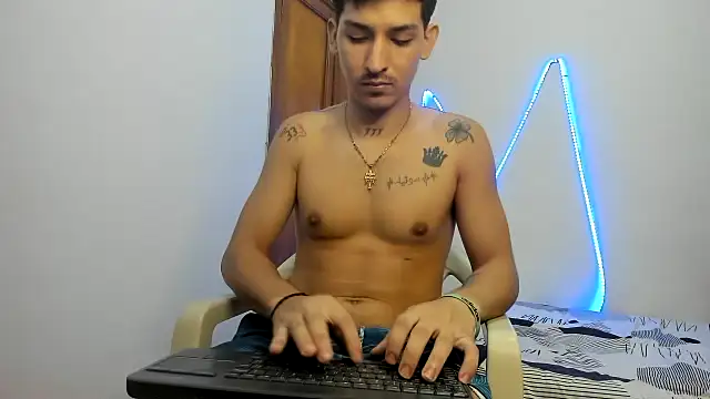 Snapshot of MasterSEX420 chatting on November 6, 2025, 12:20 pm MasterSEX420 online show from November 6, 2025, 12:20 pm