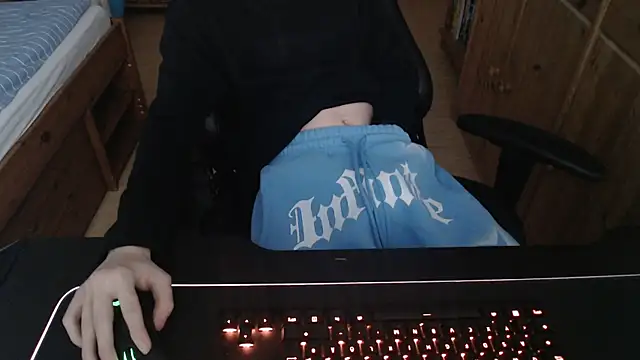 antonioo4k online show from March 16, 2025, 4:01 pm