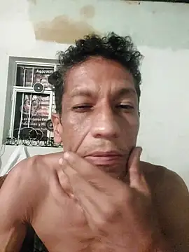 Pinitos69 online show from November 26, 2025, 4:12 am