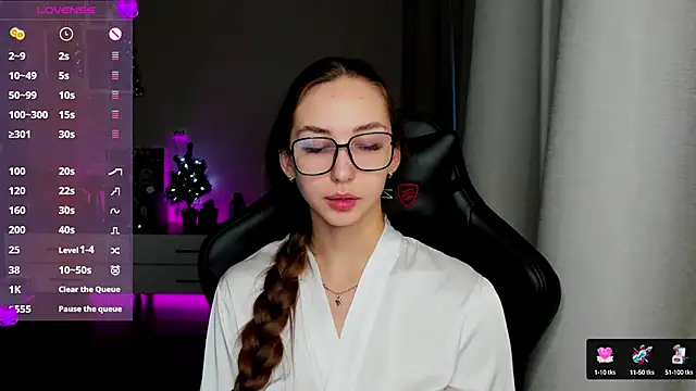 Sm0ly online show from December 30, 2024, 2:53 am