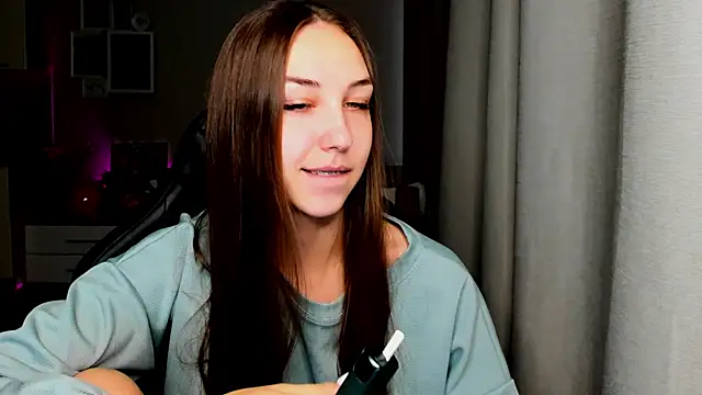 Snapshot of Sm0ly chatting on October 13, 2025, 2:02 am Sm0ly online show from October 13, 2025, 2:02 am