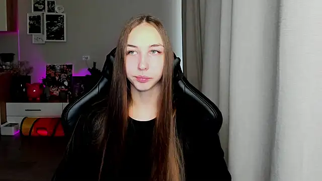 Snapshot of Sm0ly chatting on September 25, 2025, 1:44 am Sm0ly online show from September 25, 2025, 1:44 am