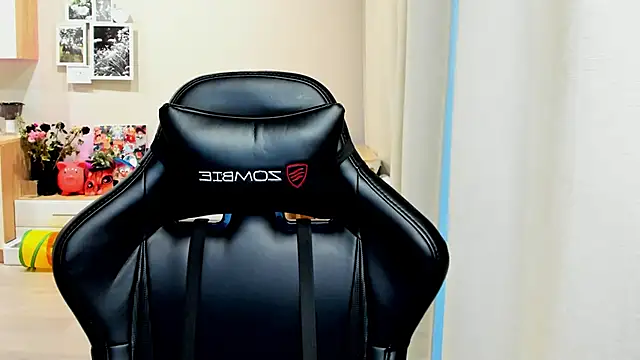 Snapshot of Sm0ly chatting on October 26, 2025, 1:50 am Sm0ly online show from October 26, 2025, 1:50 am