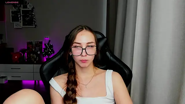 Sm0ly online show from December 25, 2024, 4:22 am