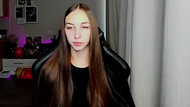 Snapshot of Sm0ly chatting on September 27, 2025, 1:56 am Sm0ly online show from September 27, 2025, 1:56 am