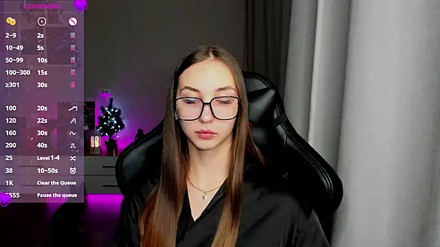 Sm0ly online show from January 7, 2025, 1:28 am
