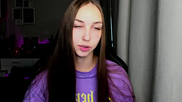 Snapshot of Sm0ly chatting on September 23, 2025, 1:45 am Sm0ly online show from September 23, 2025, 1:45 am