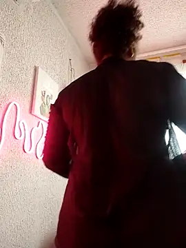 samanthaeliott22 online show from October 12, 2025, 5:14 pm