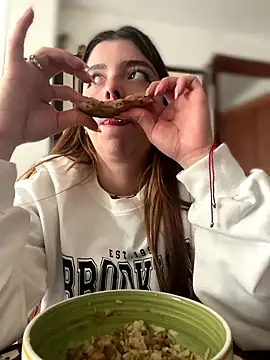 Cloew Marz online show from September 18, 2025, 6:55 pm