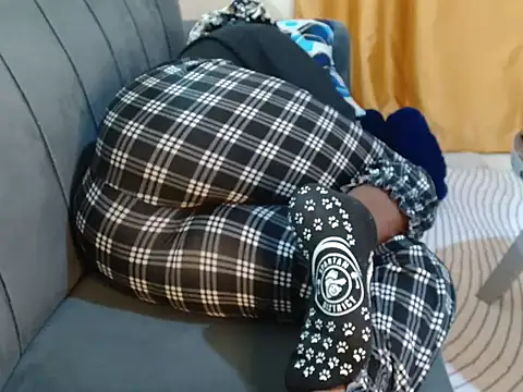 leslysexygirl online show from September 17, 2025, 5:26 pm