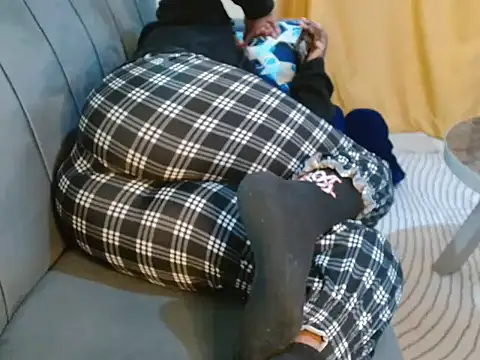 leslysexygirl online show from September 23, 2025, 6:20 am