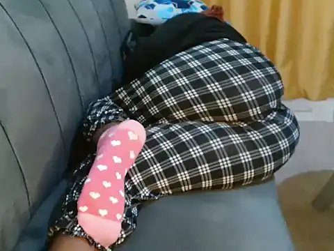 leslysexygirl online show from October 2, 2025, 5:38 pm