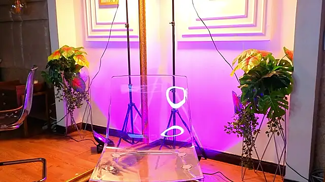 AlessiaLondon online show from March 16, 2026, 11:25 am