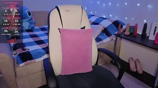 DeeDiamond online show from February 24, 2026, 8:10 pm