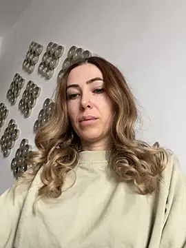 RaquelleDevon online show from February 16, 2025, 11:16 am