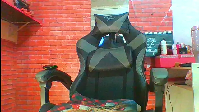 Transthifany online show from November 14, 2025, 1:04 pm