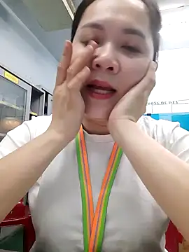 Benlla2802 online show from December 17, 2024, 3:27 pm