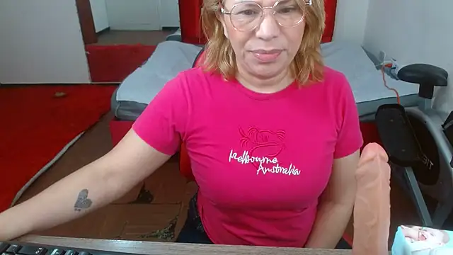 krystal thomson online show from October 2, 2025, 4:10 pm