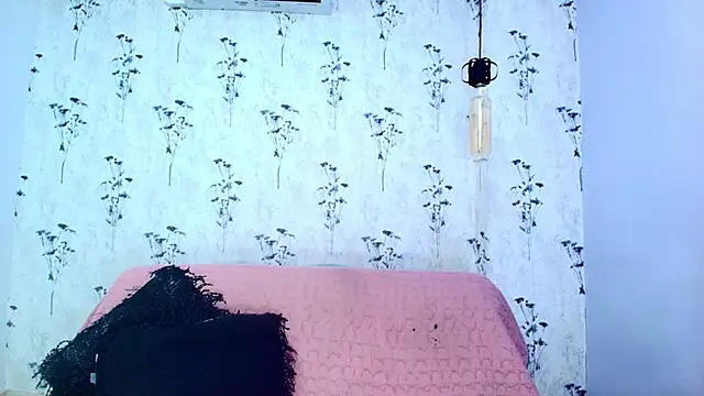 Snapshot of Mia_candy_0 chatting on September 18, 2025, 12:08 pm Mia candy 0 online show from September 18, 2025, 12:08 pm