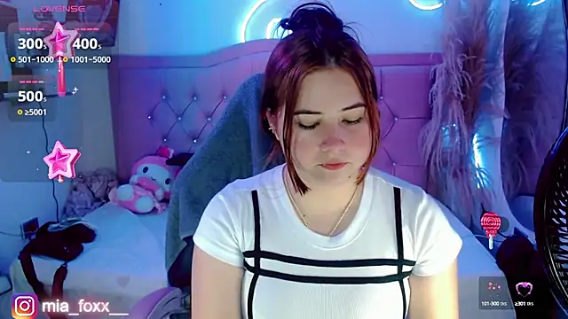 Snapshot of Mia_foxx_ chatting on October 23, 2025, 9:02 pm Mia foxx  online show from October 23, 2025, 9:02 pm