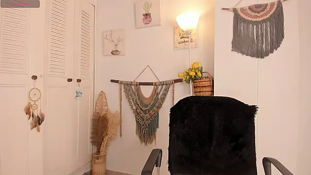 anaruiz  online show from March 14, 2026, 9:21 pm