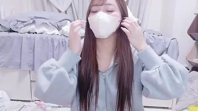 Snapshot of _chanMOMO_ chatting on October 10, 2025, 1:23 pm  chanMOMO  online show from October 10, 2025, 1:23 pm