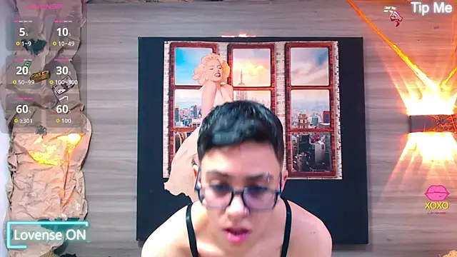 Snapshot of Cutie_Shy_ chatting on October 20, 2025, 6:41 pm Cutie Shy online show from October 20, 2025, 6:41 pm