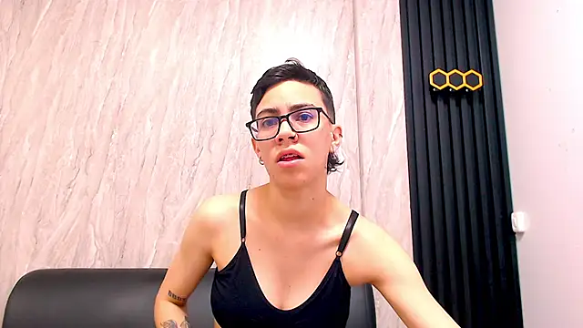 Snapshot of Cutie_Shy_ chatting on October 7, 2025, 12:17 pm Cutie Shy online show from October 7, 2025, 12:17 pm