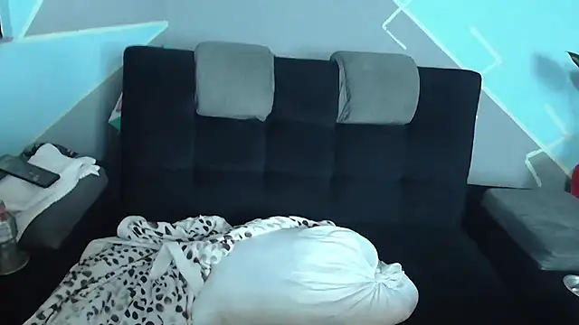 saggil23 online show from November 8, 2025, 7:39 pm