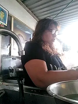 Snapshot of Kazsandraa chatting on February 20, 2025, 4:25 pm Kazsandraa online show from February 20, 2025, 4:25 pm