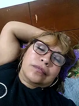 Snapshot of Kazsandraa chatting on March 17, 2025, 5:27 pm Kazsandraa online show from March 17, 2025, 5:27 pm