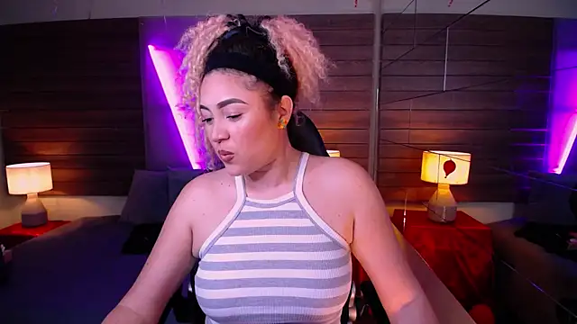 Kateryn  online show from March 8, 2025, 9:08 pm