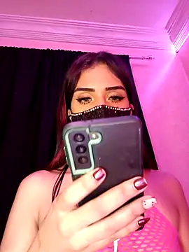 ---sophia--- online show from November 7, 2025, 9:14 am