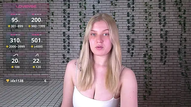 Snapshot of EmiliaDuchess chatting on October 15, 2025, 10:12 am EmiliaDuchess online show from October 15, 2025, 10:12 am