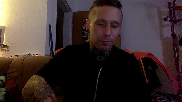 Snapshot of Schabernack1990 chatting on December 20, 2024, 3:03 am Schabernack1990 online show from December 20, 2024, 3:03 am