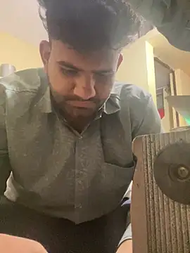 Snapshot of hairyboy69 chatting on February 16, 2025, 1:25 am hairyboy69 online show from February 16, 2025, 1:25 am