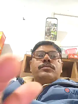 Srmotrs online show from November 18, 2025, 1:36 pm