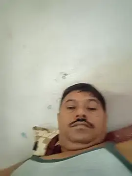 Snapshot of Srmotrs chatting on September 29, 2025, 2:40 am Srmotrs online show from September 29, 2025, 2:40 am